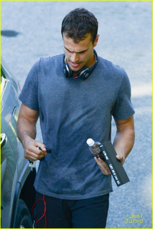 *EXCLUSIVE* Theo James and his ‘Insurgent’ co-stars hit the gym during downtime